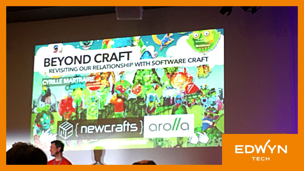 Photo de Cyrille Martraire présentant sa conférence « Beyond Craft - Revisiting Our Relationship with Software Craft » à NewCrafts conferences 2023